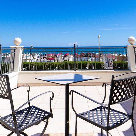 Hotel Soraya - Spiaggia Sawasdee Riccione Eksteriør bilde