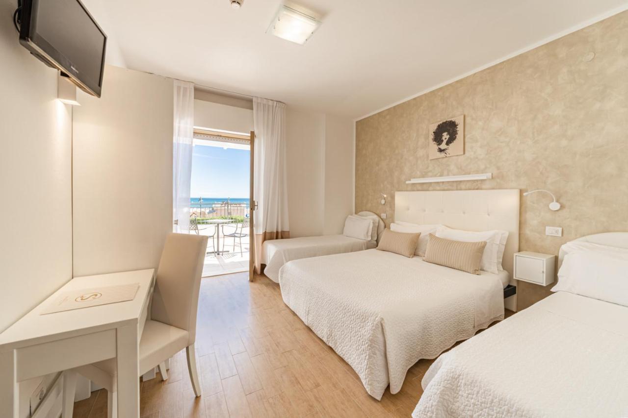 Hotel Soraya - Spiaggia Sawasdee Riccione Eksteriør bilde