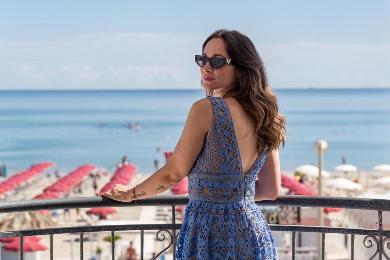 Hotel Soraya - Spiaggia Sawasdee Riccione Eksteriør bilde